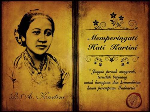 Saat membicarakan org lain Anda boleh saja menambahkan bumbu, tapi pastikan bumbu yg baik.
