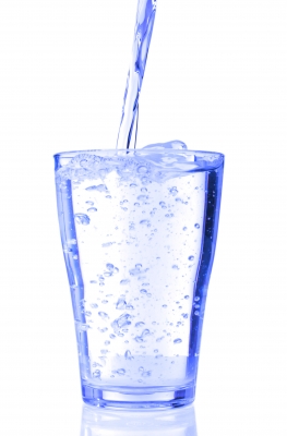 7 Manfaat Dahsyat Minum Air Putih Di Pagi Hari